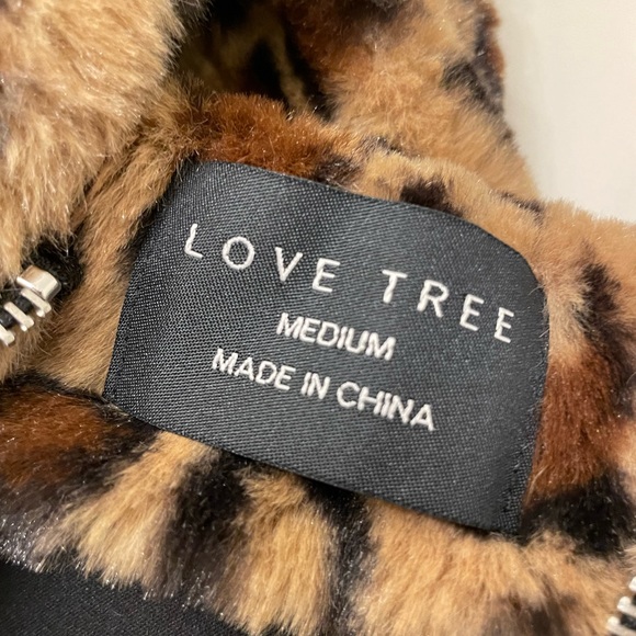 LOVE TREE leopard fuzzy soft bomber jacket, size Medium - Picture 3 of 3